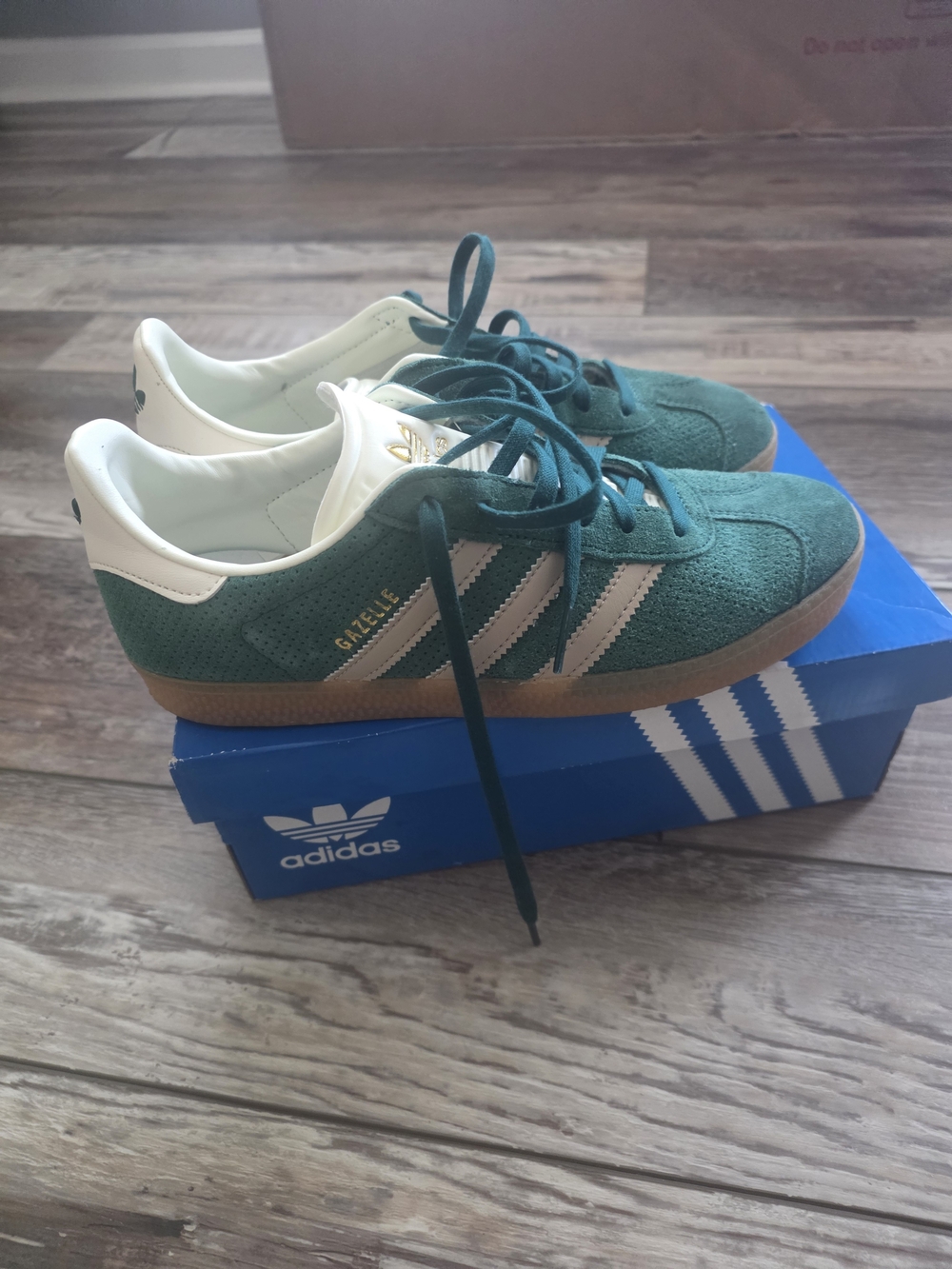 adidas Gazelle Men’s Green Suede Casual Sneakers